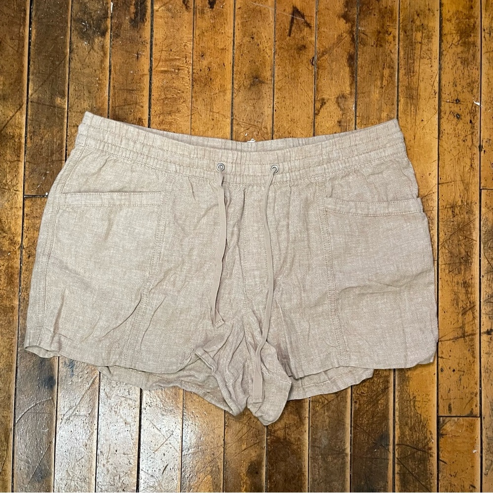 Gap linen shorts- size large